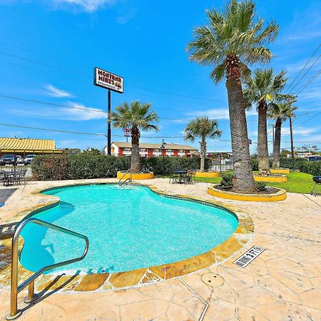 Microtel Inn & Suites By Wyndham New Braunfels I-35 Экстерьер фото