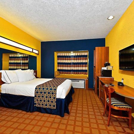 Microtel Inn & Suites By Wyndham New Braunfels I-35 Экстерьер фото