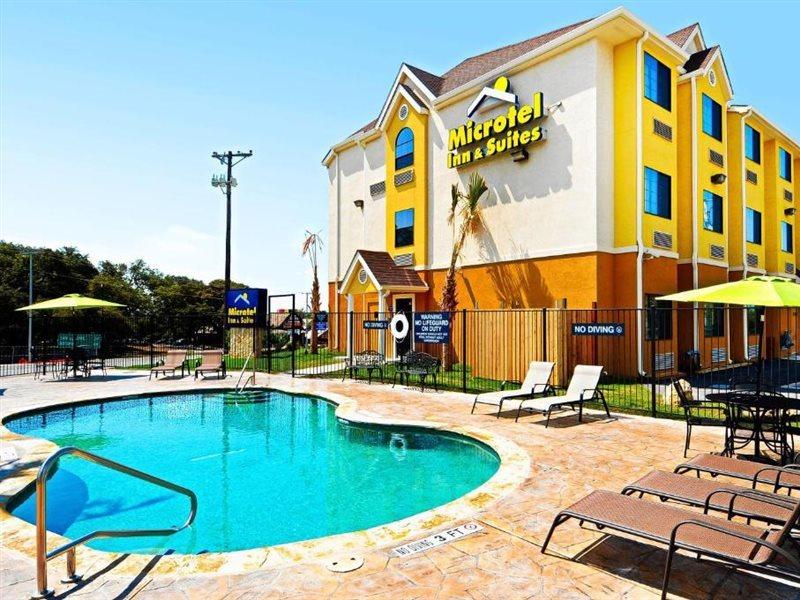 Microtel Inn & Suites By Wyndham New Braunfels I-35 Экстерьер фото
