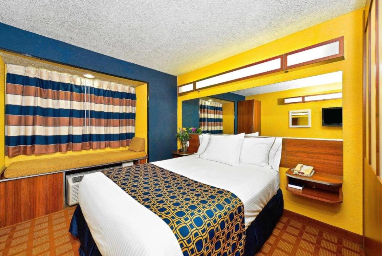Microtel Inn & Suites By Wyndham New Braunfels I-35 Экстерьер фото