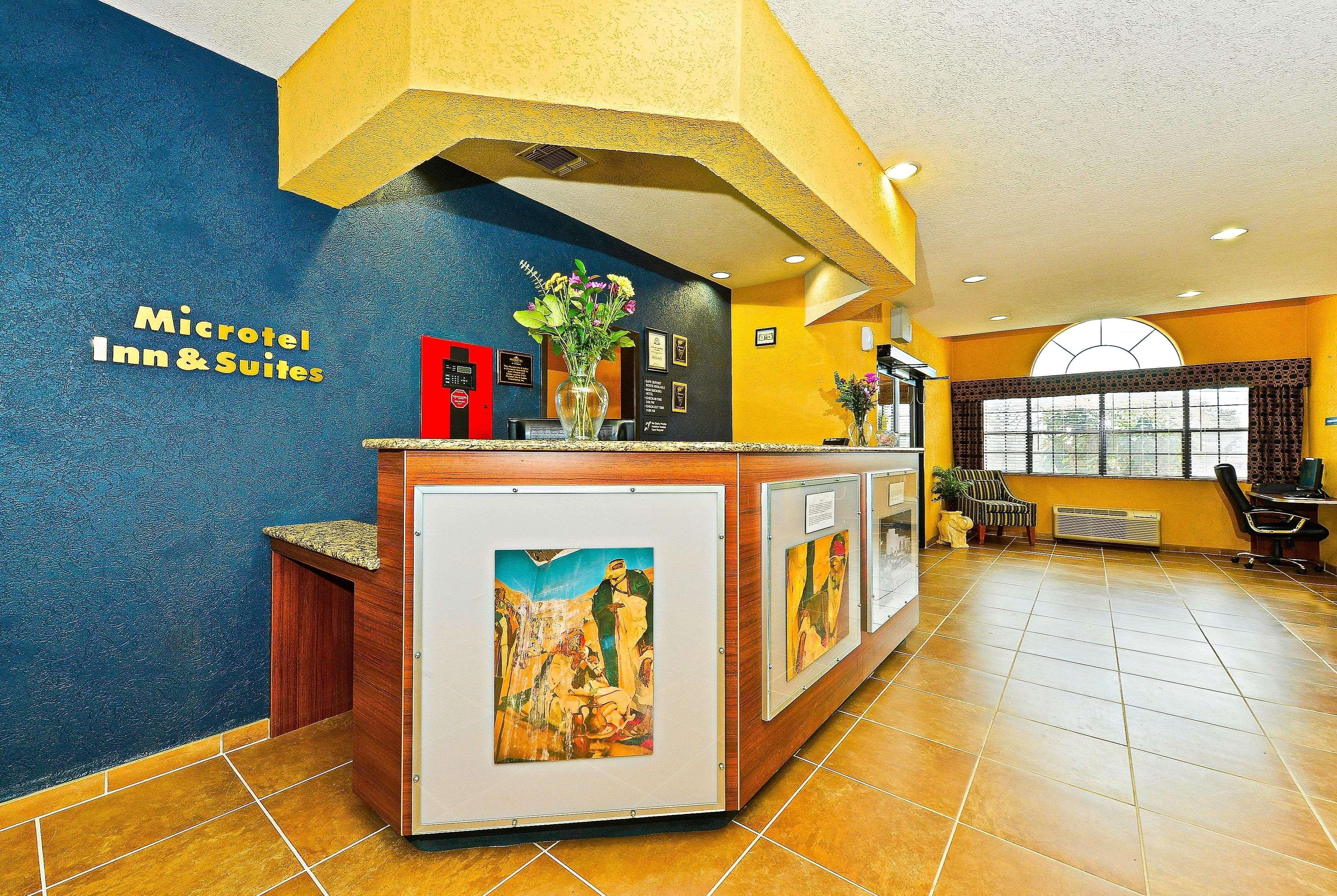 Microtel Inn & Suites By Wyndham New Braunfels I-35 Экстерьер фото