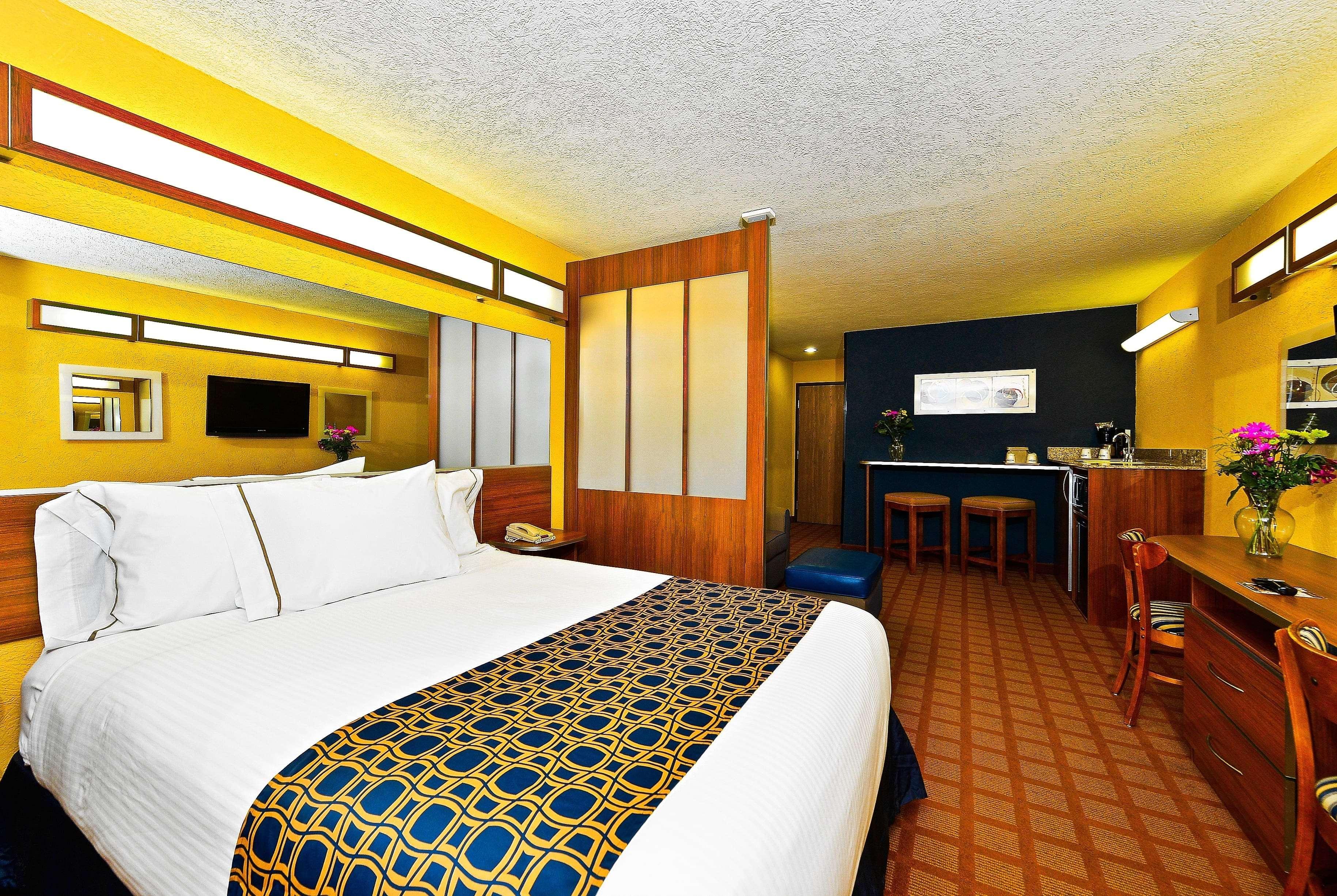 Microtel Inn & Suites By Wyndham New Braunfels I-35 Экстерьер фото