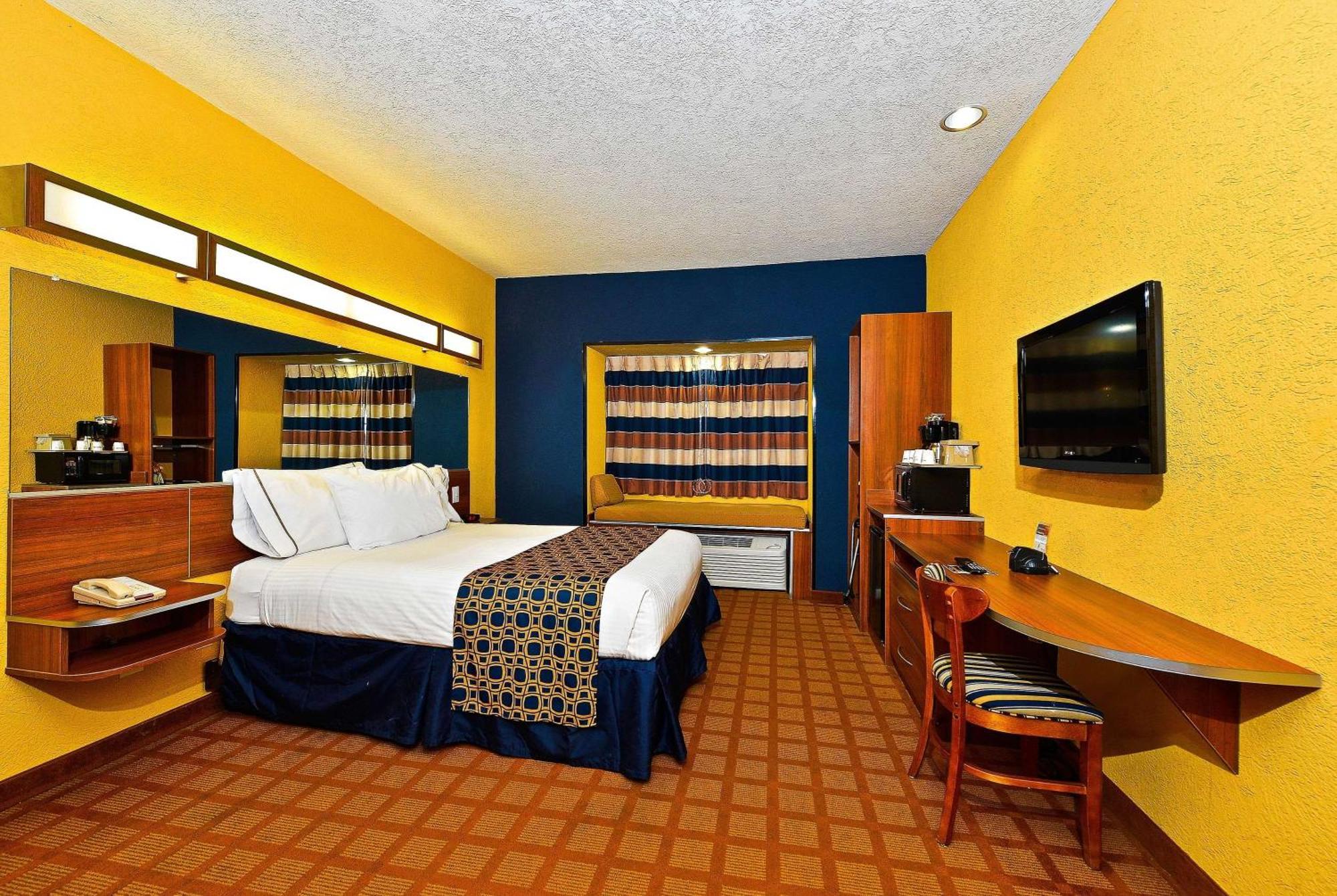 Microtel Inn & Suites By Wyndham New Braunfels I-35 Экстерьер фото