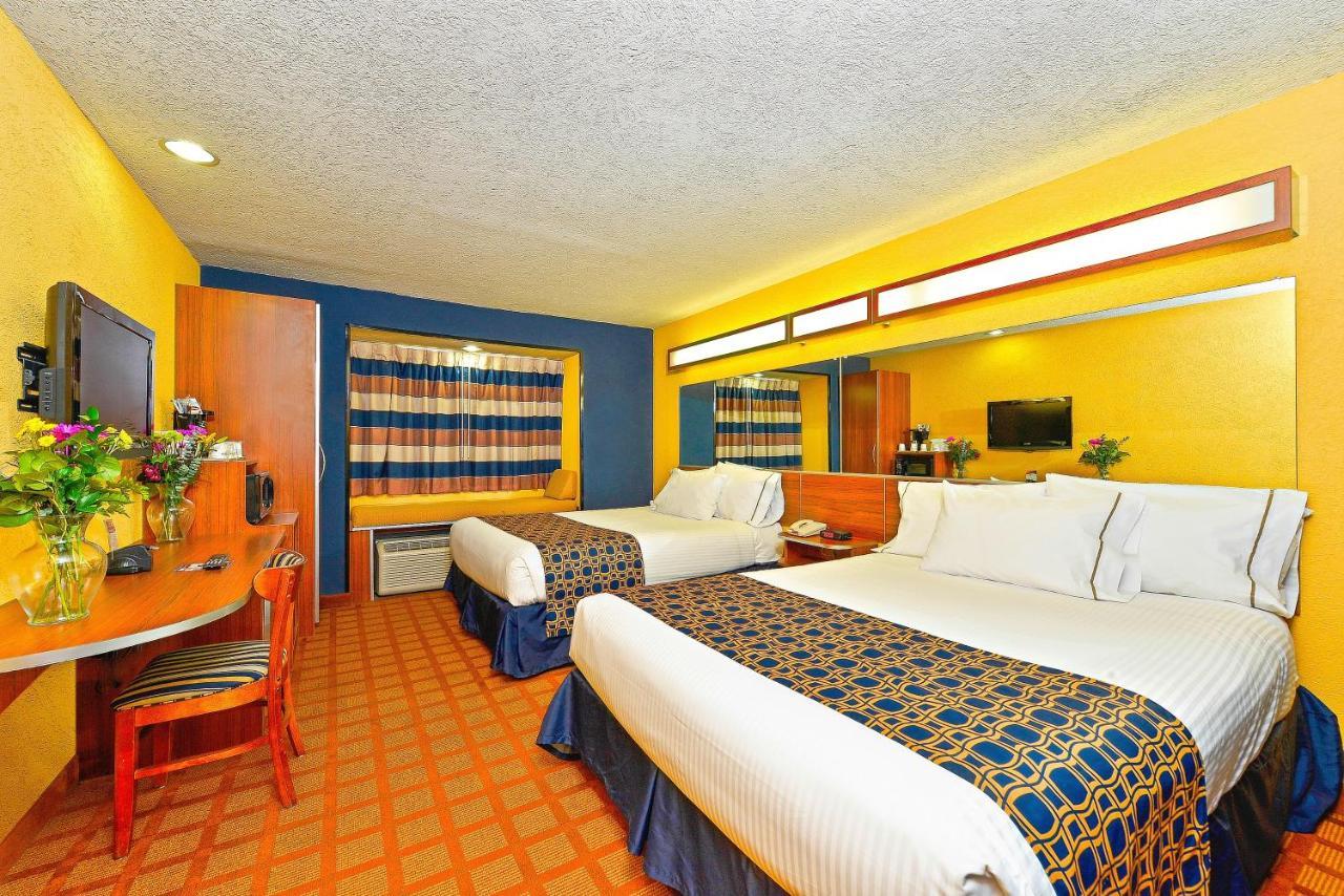 Microtel Inn & Suites By Wyndham New Braunfels I-35 Экстерьер фото