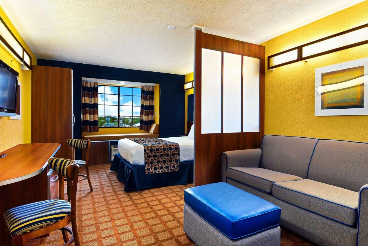 Microtel Inn & Suites By Wyndham New Braunfels I-35 Экстерьер фото